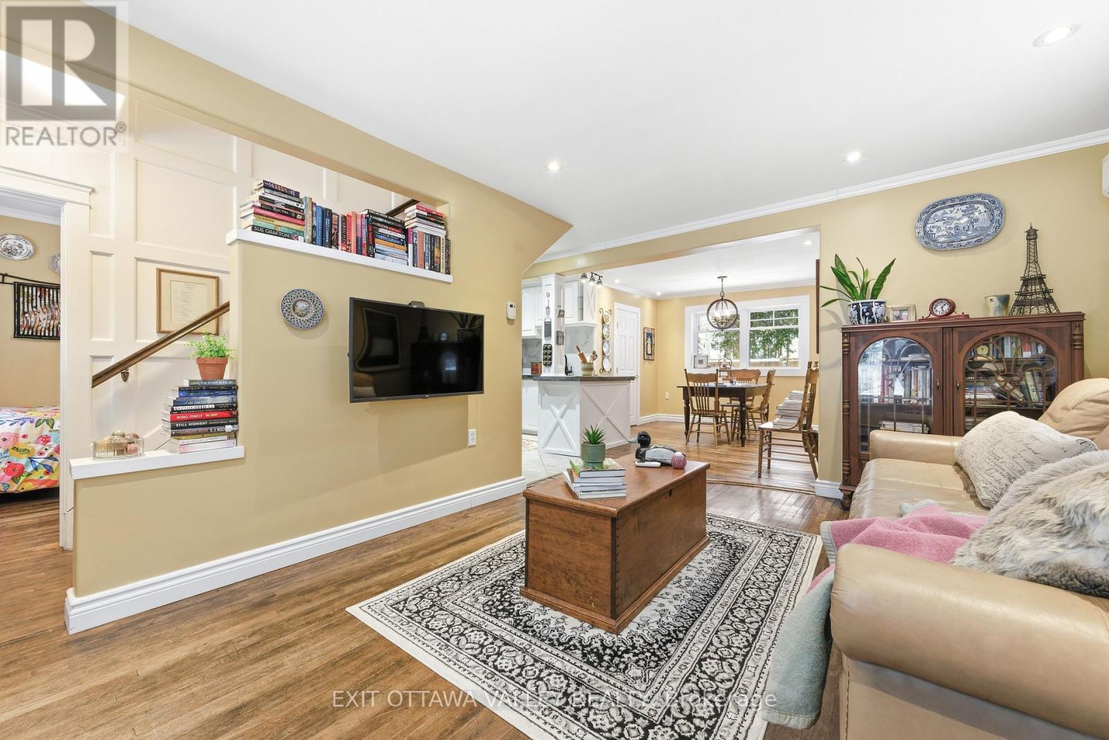 15 Spruce Crescent, Deep River, Ontario  K0J 1P0 - Photo 14 - X12695400