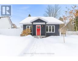 15 SPRUCE CRESCENT, Deep River, Ontario