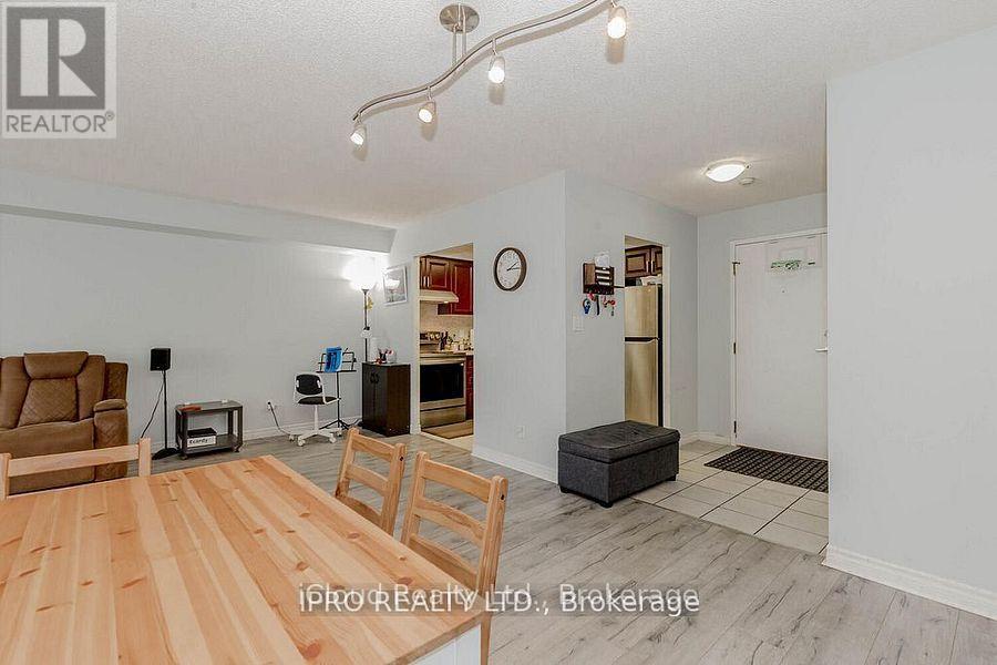 1213 - 135 Hillcrest Avenue, Mississauga, Ontario  L5B 4B1 - Photo 13 - W12694996