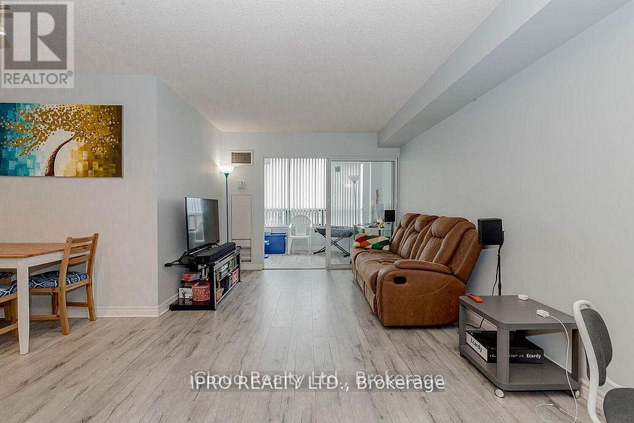 1213 - 135 Hillcrest Avenue, Mississauga, Ontario  L5B 4B1 - Photo 15 - W12694996