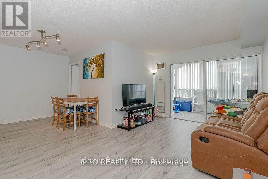 1213 - 135 Hillcrest Avenue, Mississauga, Ontario  L5B 4B1 - Photo 16 - W12694996