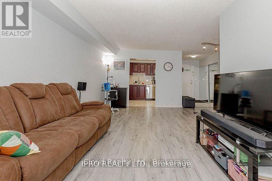 1213 - 135 Hillcrest Avenue, Mississauga, Ontario  L5B 4B1 - Photo 19 - W12694996