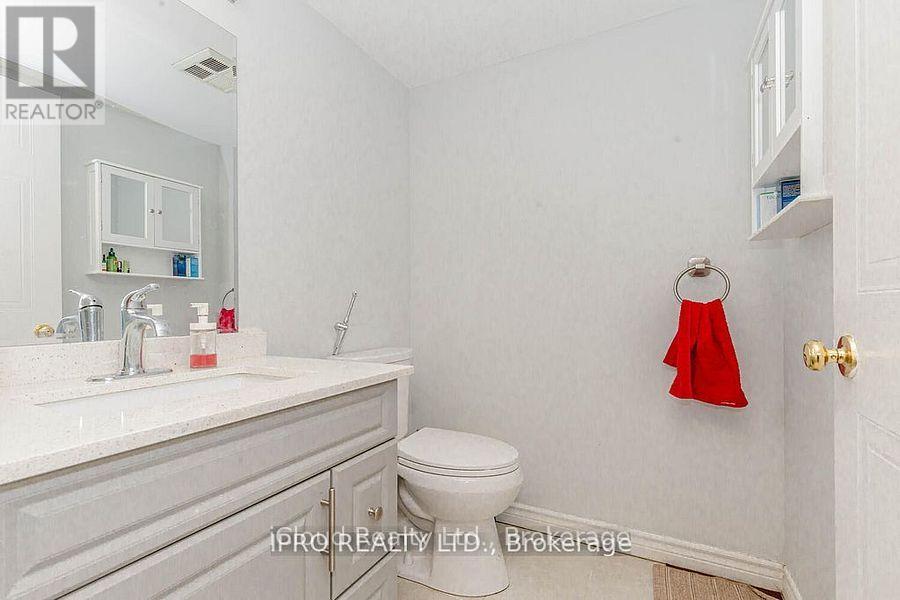 1213 - 135 Hillcrest Avenue, Mississauga, Ontario  L5B 4B1 - Photo 27 - W12694996