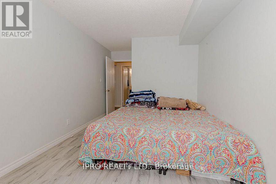 1213 - 135 Hillcrest Avenue, Mississauga, Ontario  L5B 4B1 - Photo 31 - W12694996