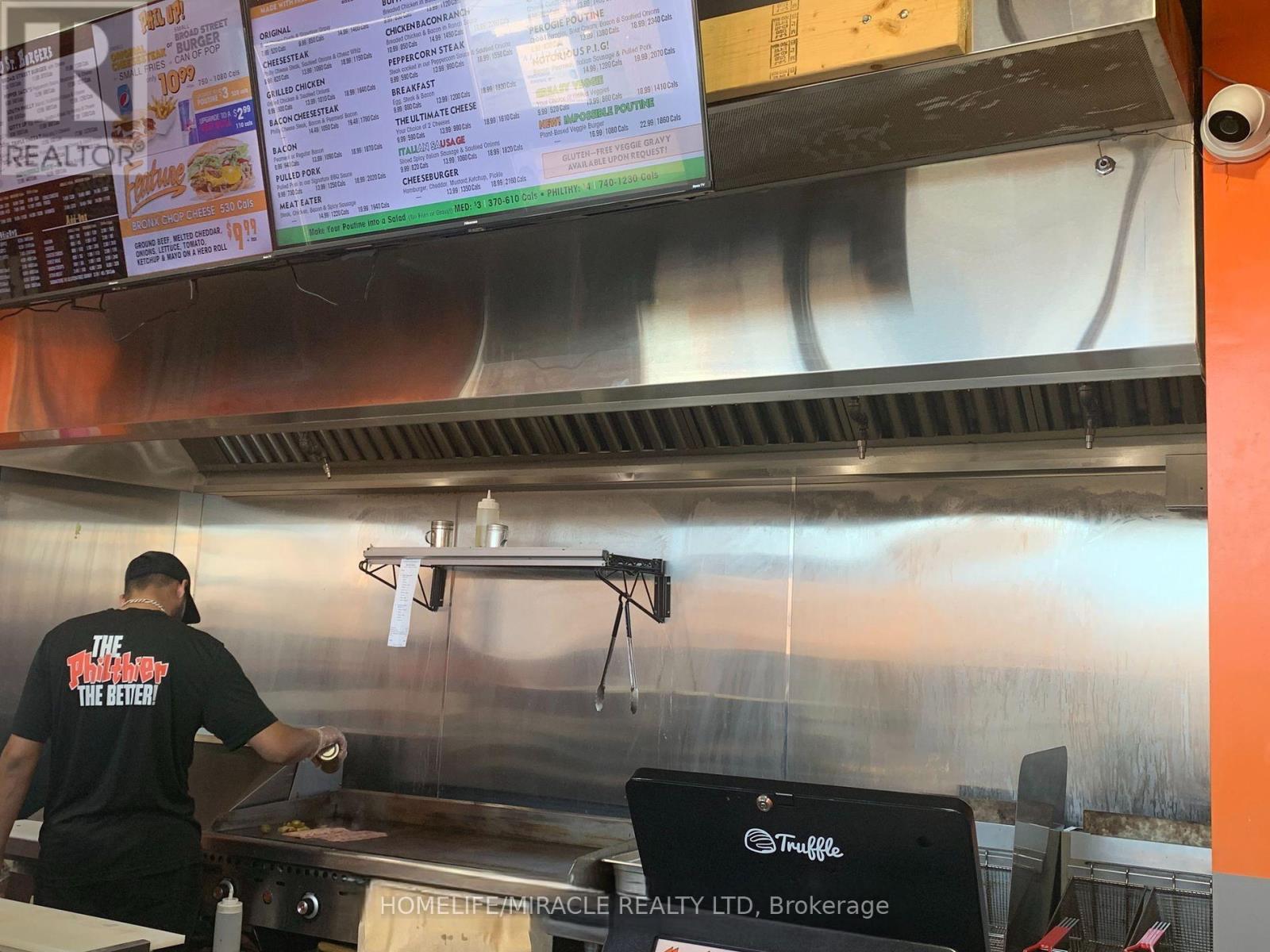 1b - 195 Carlingview Drive, Toronto, Ontario  M9W 5E8 - Photo 3 - W12695122