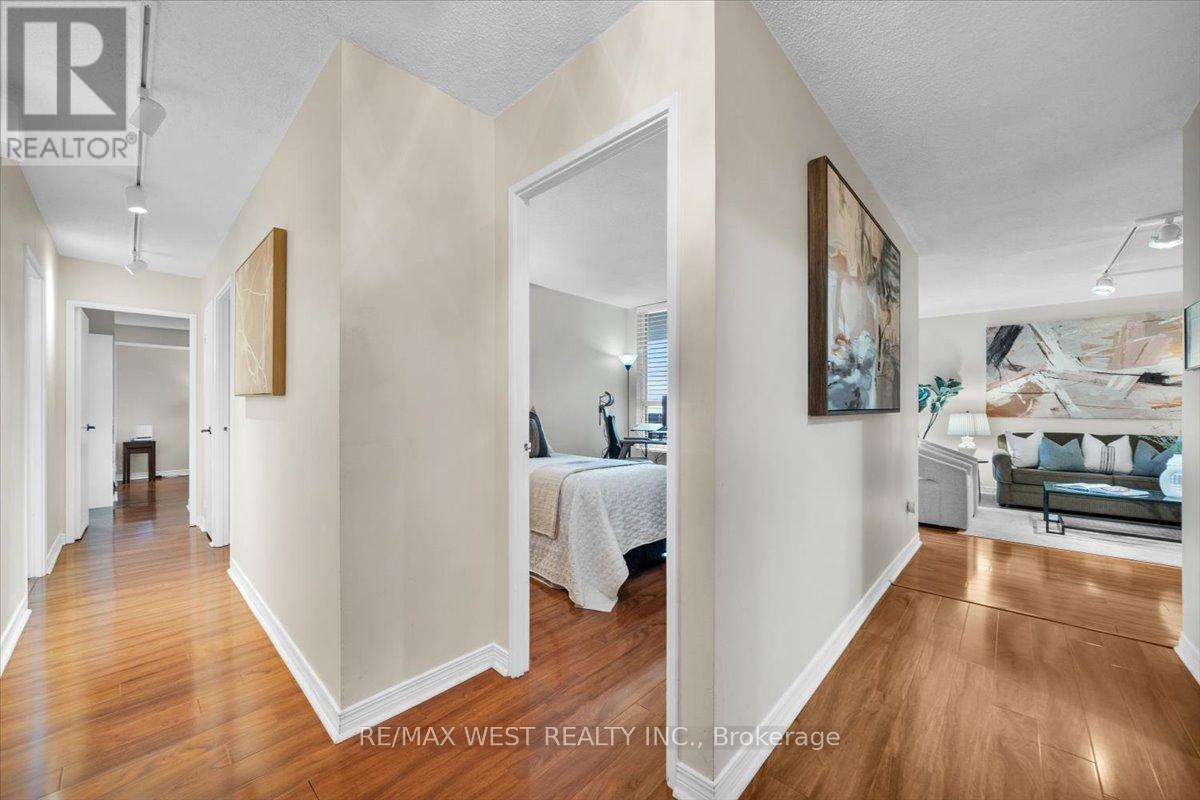 2005 - 1515 Lakeshore Road E, Mississauga, Ontario  L5E 3E3 - Photo 10 - W12695144