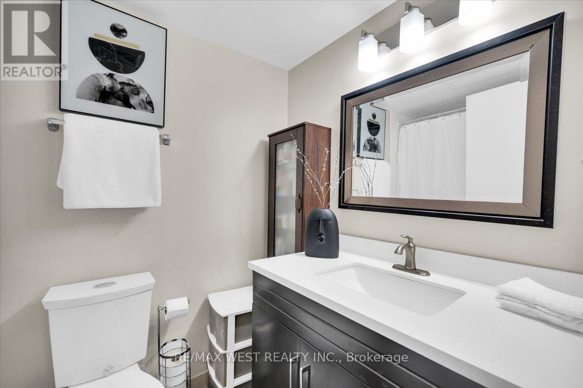 2005 - 1515 Lakeshore Road E, Mississauga, Ontario  L5E 3E3 - Photo 13 - W12695144