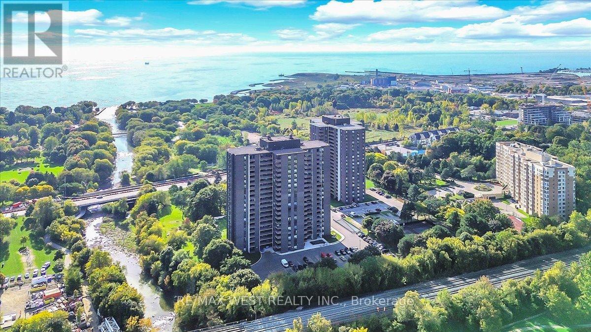 2005 - 1515 Lakeshore Road E, Mississauga, Ontario  L5E 3E3 - Photo 22 - W12695144