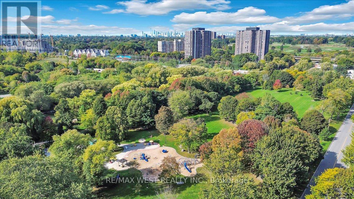 2005 - 1515 Lakeshore Road E, Mississauga, Ontario  L5E 3E3 - Photo 24 - W12695144