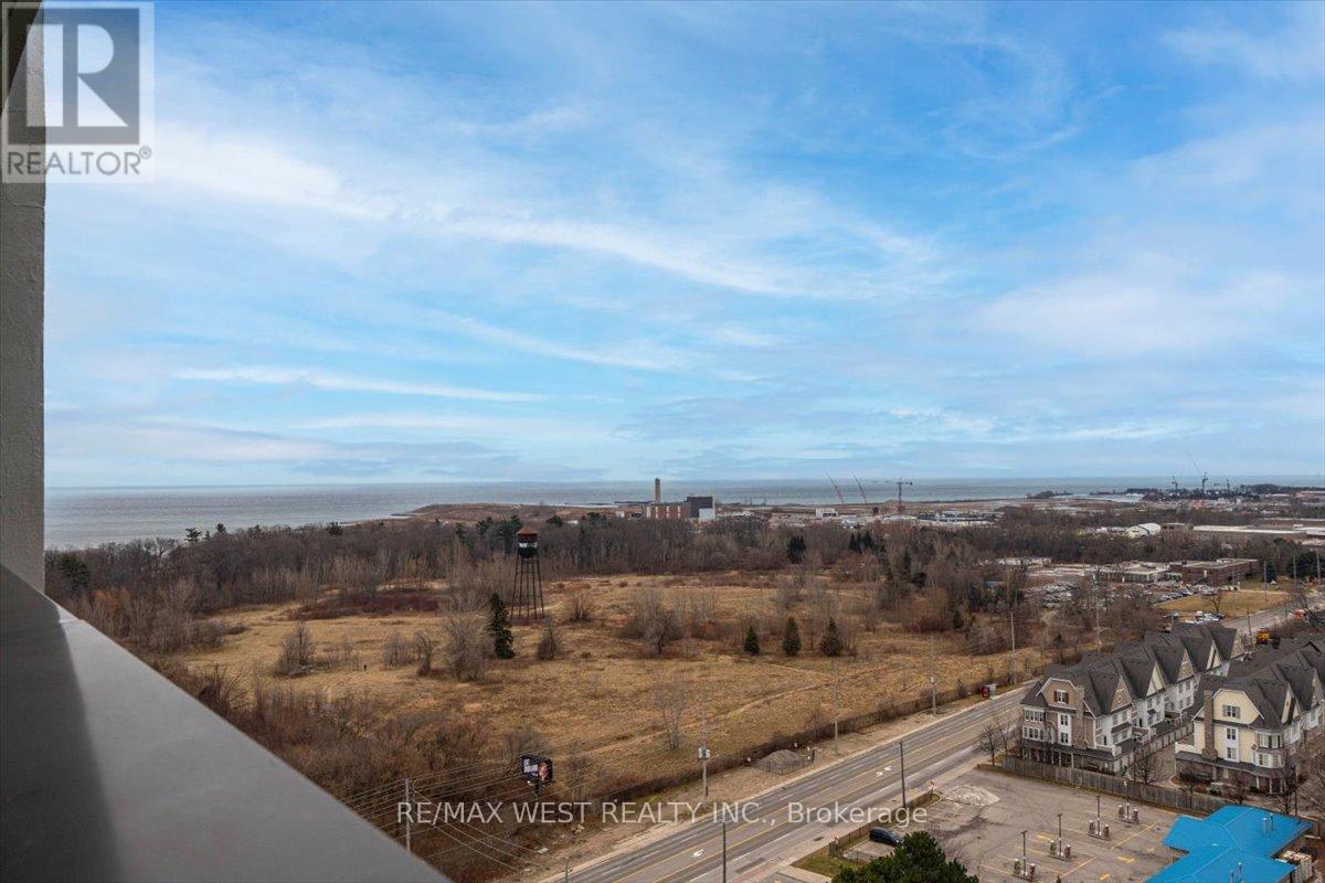 2005 - 1515 Lakeshore Road E, Mississauga, Ontario  L5E 3E3 - Photo 6 - W12695144