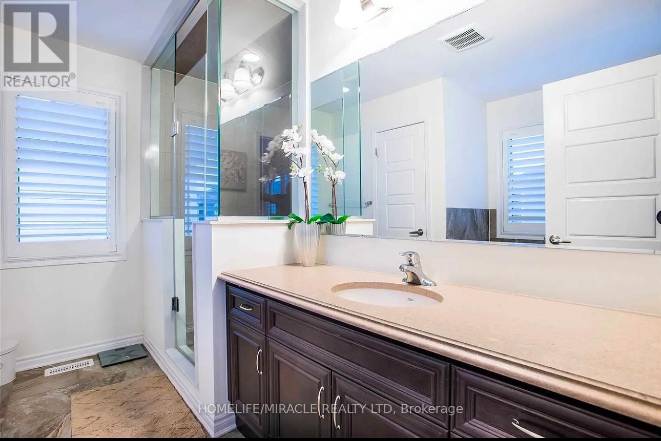 Main Floor - 122 Thornbush Boulevard, Brampton, Ontario  L7A 0A8 - Photo 10 - W12695146