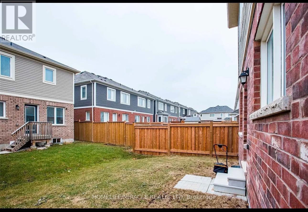Main Floor - 122 Thornbush Boulevard, Brampton, Ontario  L7A 0A8 - Photo 12 - W12695146