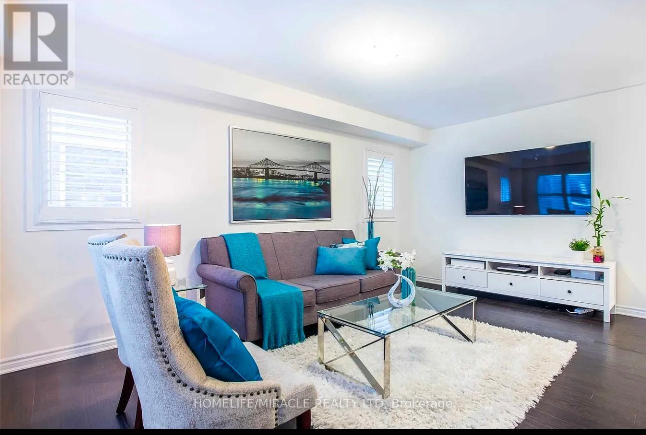 Main Floor - 122 Thornbush Boulevard, Brampton, Ontario  L7A 0A8 - Photo 2 - W12695146