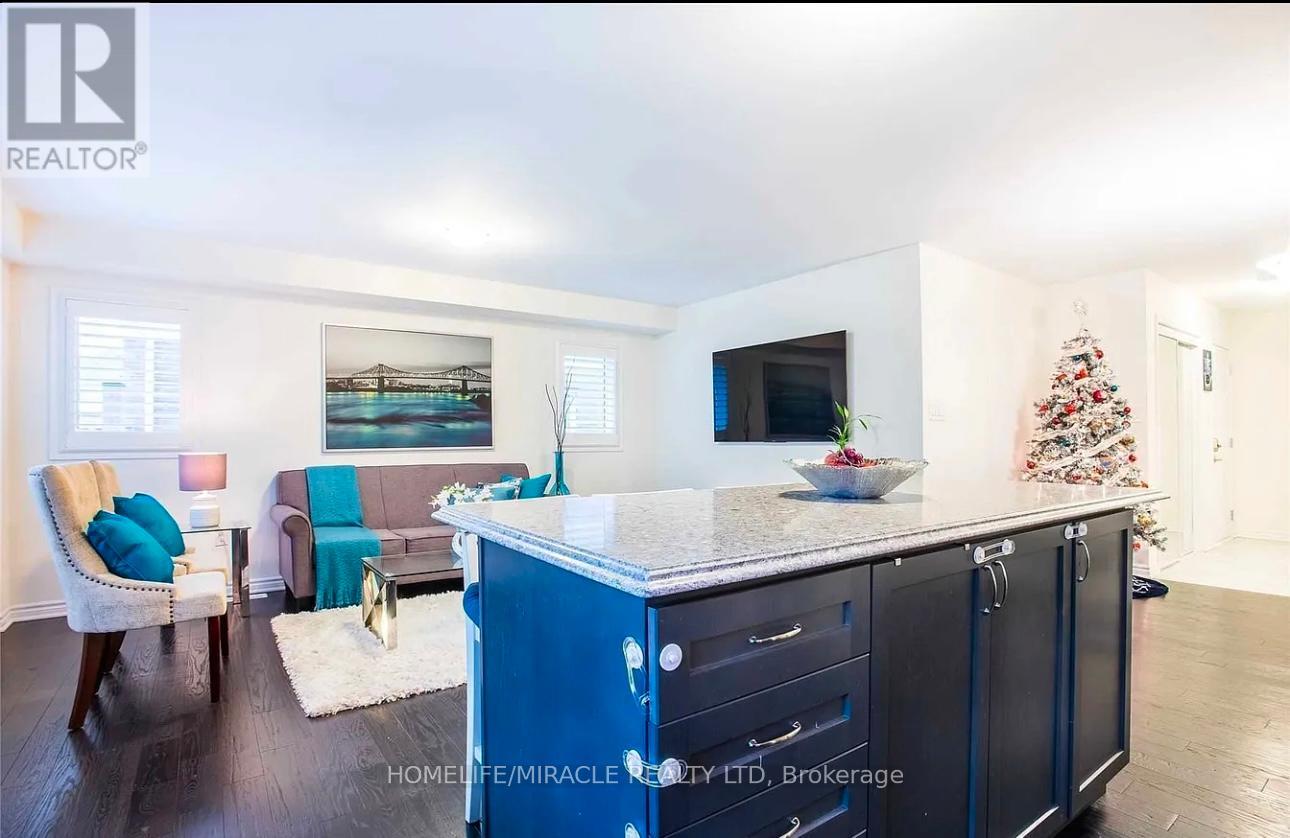 Main Floor - 122 Thornbush Boulevard, Brampton, Ontario  L7A 0A8 - Photo 4 - W12695146