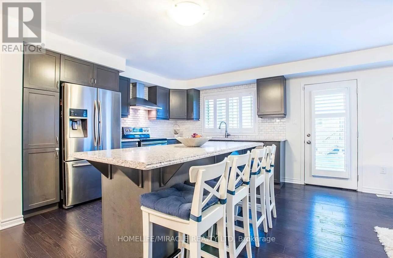 Main Floor - 122 Thornbush Boulevard, Brampton, Ontario  L7A 0A8 - Photo 5 - W12695146