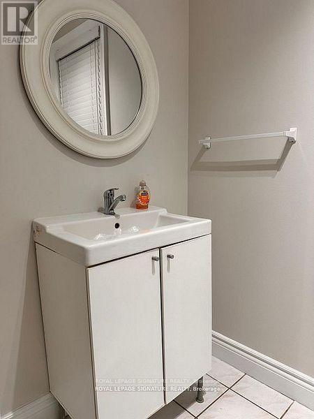 3819 Allcroft Road, Mississauga, Ontario  L5N 7E1 - Photo 13 - W12695176