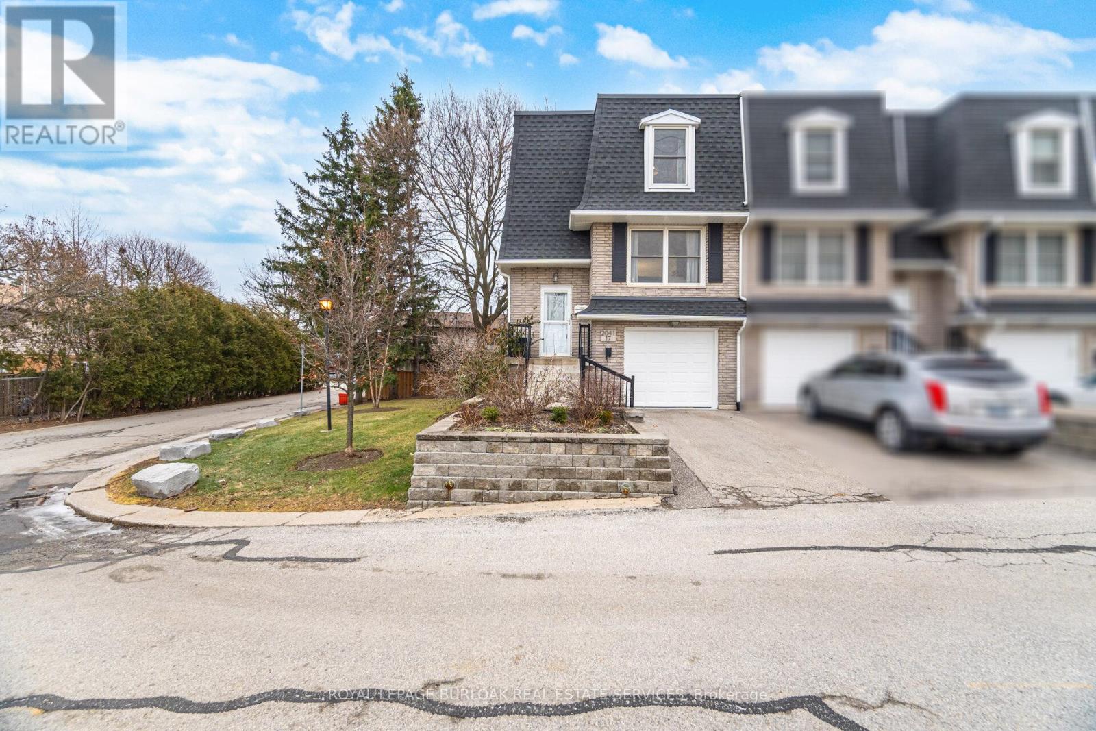 17 - 2041 Amherst Heights Court, Burlington, Ontario  L7P 3R2 - Photo 2 - W12695208