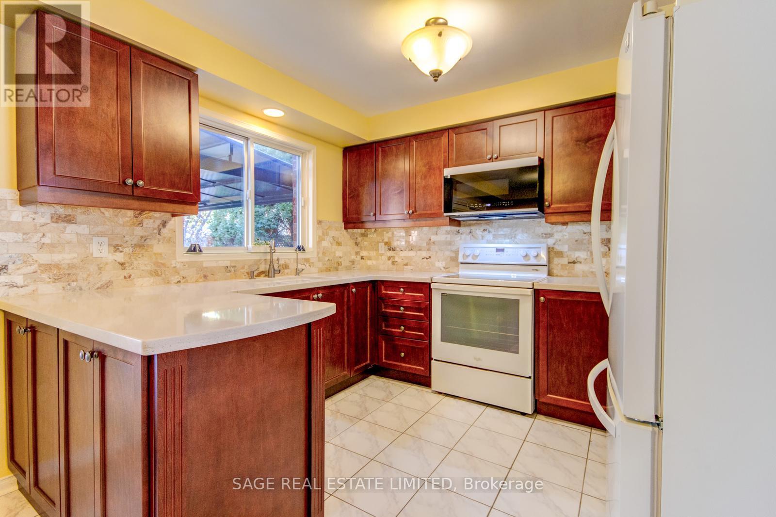 1424 Stonecutter Drive, Oakville, Ontario  L6M 3C3 - Photo 13 - W12695212