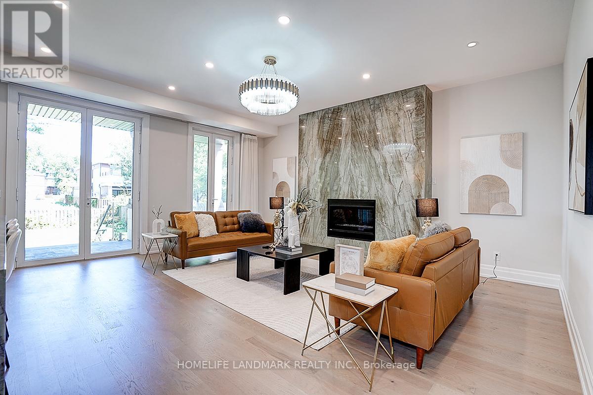 937 Goodwin Road, Mississauga, Ontario  L5G 4J9 - Photo 11 - W12695292