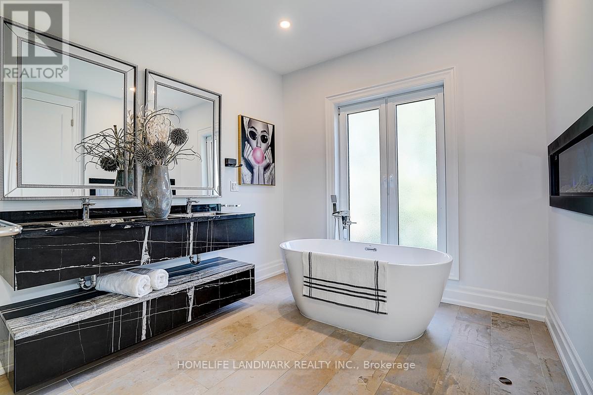 937 Goodwin Road, Mississauga, Ontario  L5G 4J9 - Photo 23 - W12695292