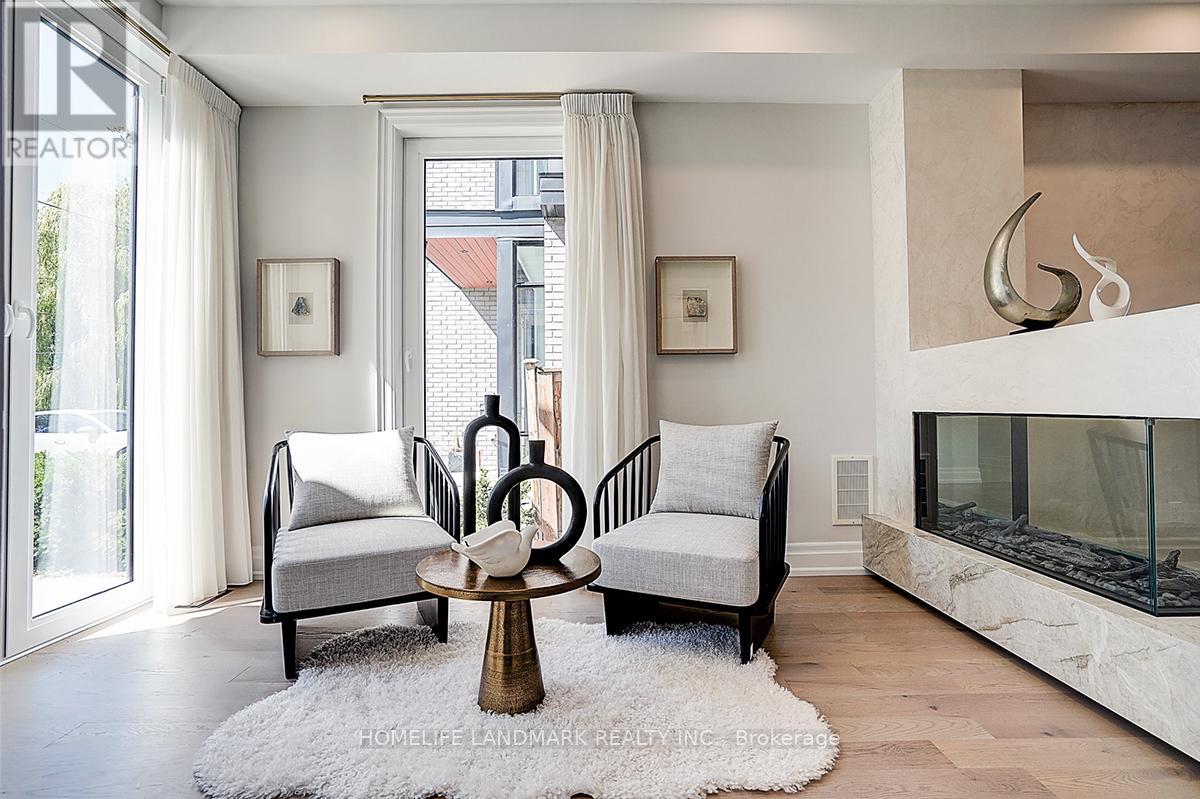 937 Goodwin Road, Mississauga, Ontario  L5G 4J9 - Photo 4 - W12695292