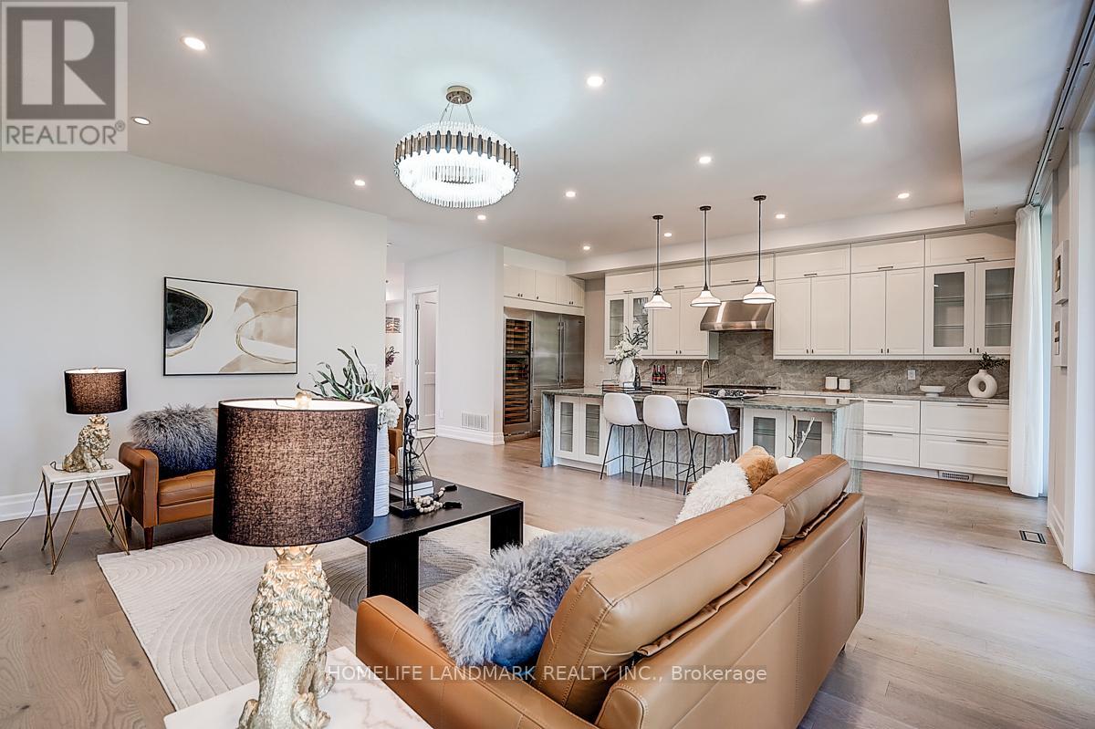 937 Goodwin Road, Mississauga, Ontario  L5G 4J9 - Photo 9 - W12695292