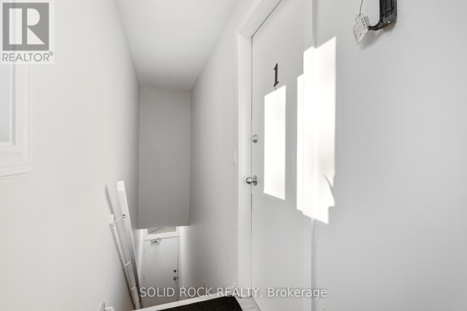 1 - 420 Arlington Avenue, Ottawa, Ontario  K1R 6Z8 - Photo 11 - X12695308