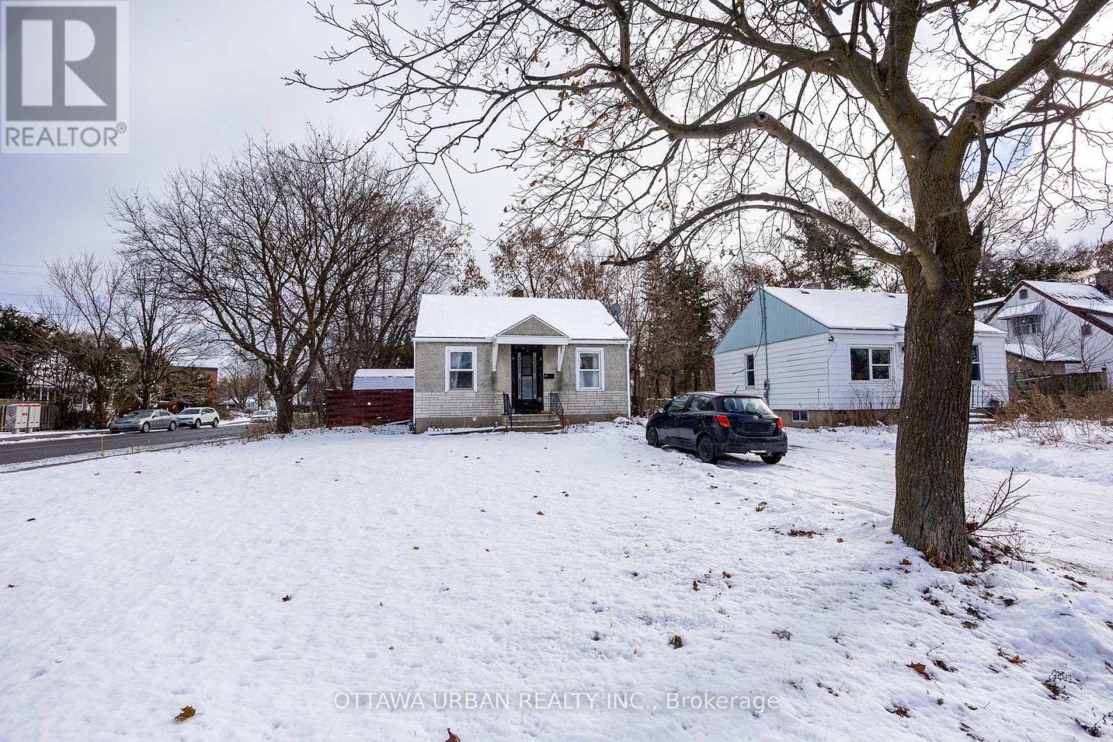 951 Merivale Road, Ottawa, Ontario  K1Z 6A3 - Photo 1 - X12695332