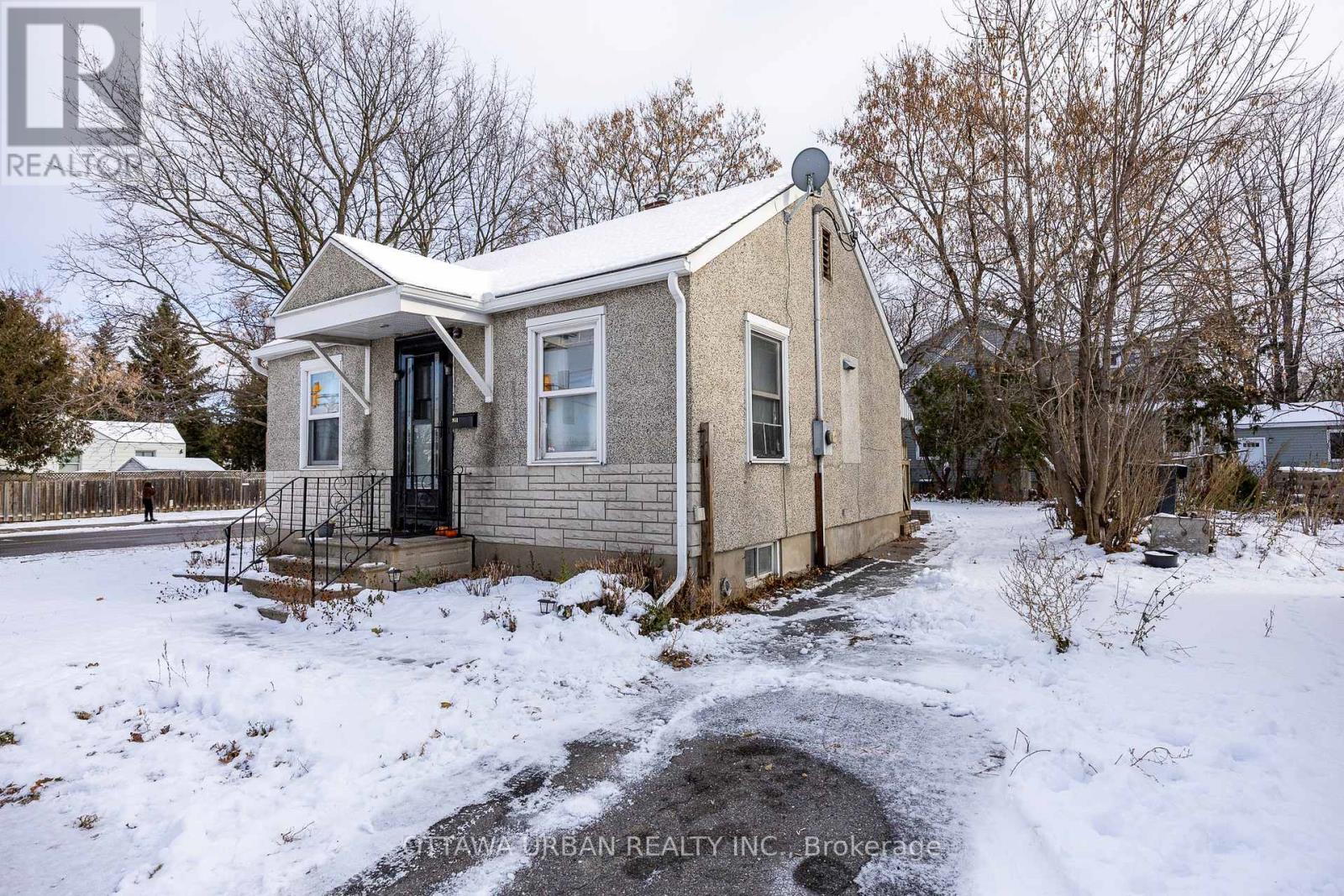 951 Merivale Road, Ottawa, Ontario  K1Z 6A3 - Photo 6 - X12695332