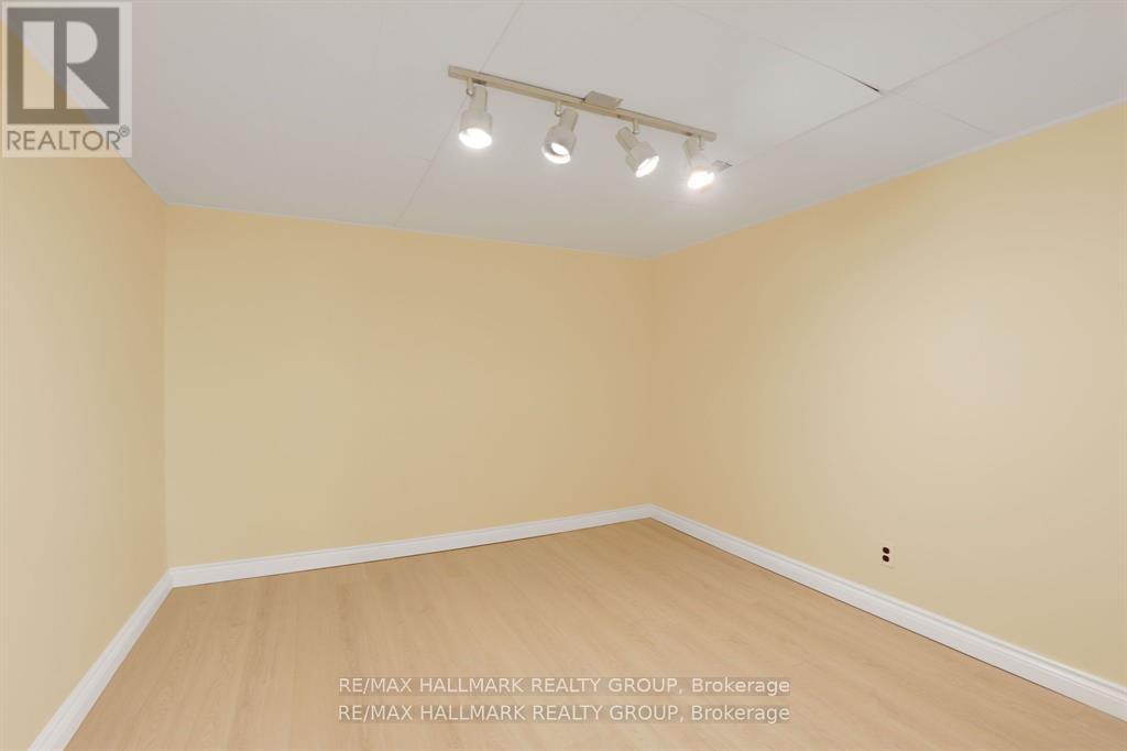 1948 Sharel Drive, Ottawa, Ontario  K1H 6W2 - Photo 31 - X12695438