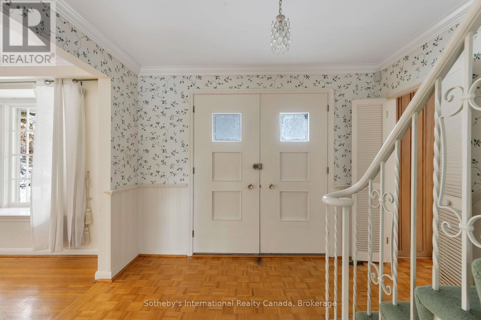 174 Claxton Drive, Oakville, Ontario  L6J 4N9 - Photo 5 - W12695084