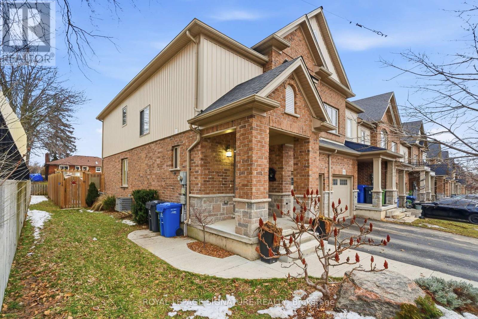 128 Law Drive, Guelph, Ontario  N1E 0M2 - Photo 2 - X12694952