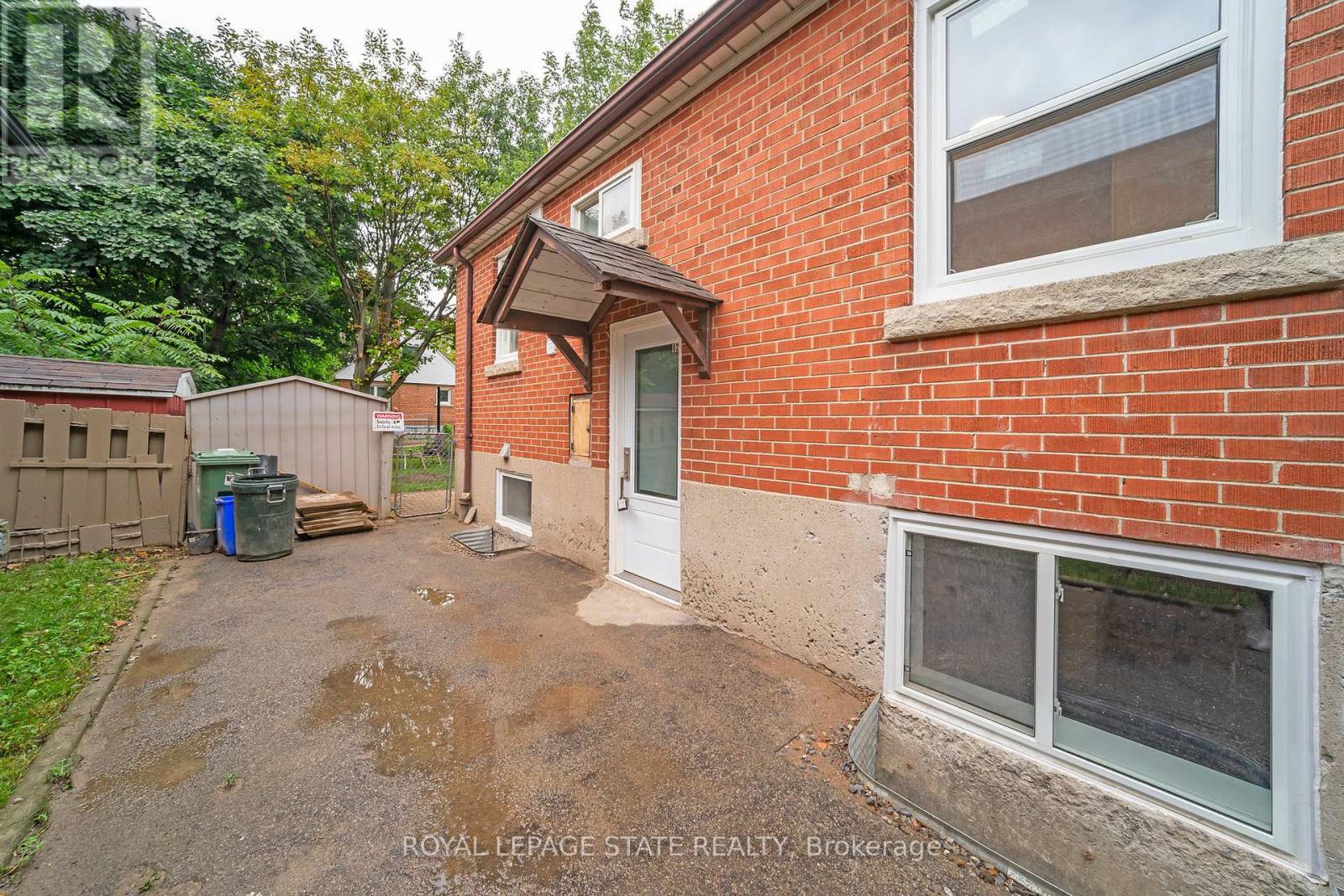 Unit 2 - 172 East 34th Street, Hamilton, Ontario  L8V 3W6 - Photo 2 - X12694990