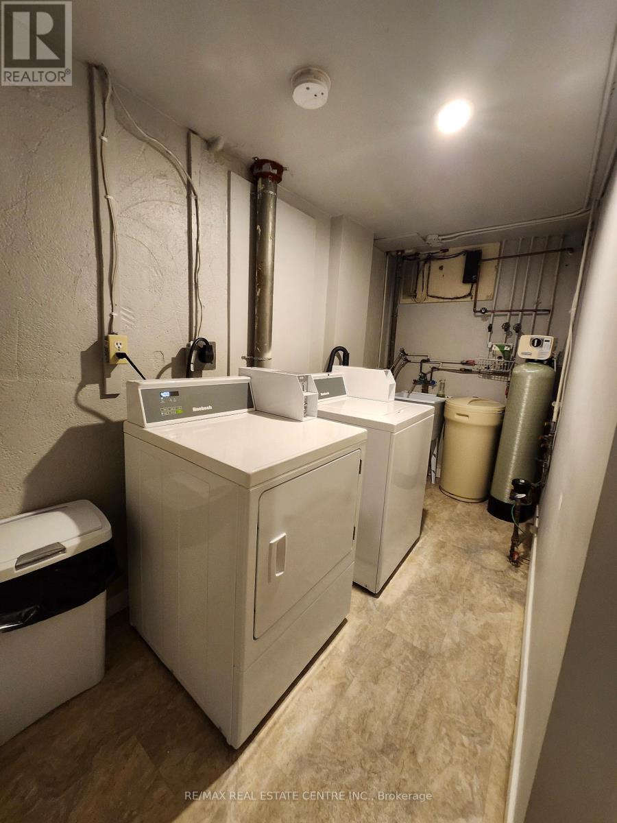 2 - 109 Bruce Street, Kitchener, Ontario  N2B 1Y9 - Photo 8 - X12695044