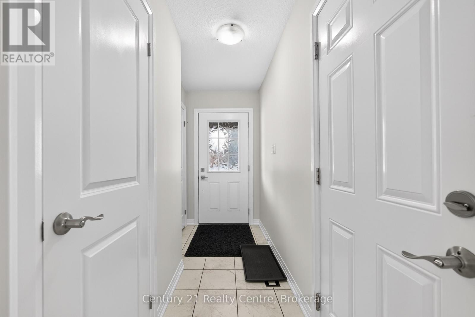 157 South Creek Drive, Kitchener, Ontario  N2P 2N3 - Photo 9 - X12695150