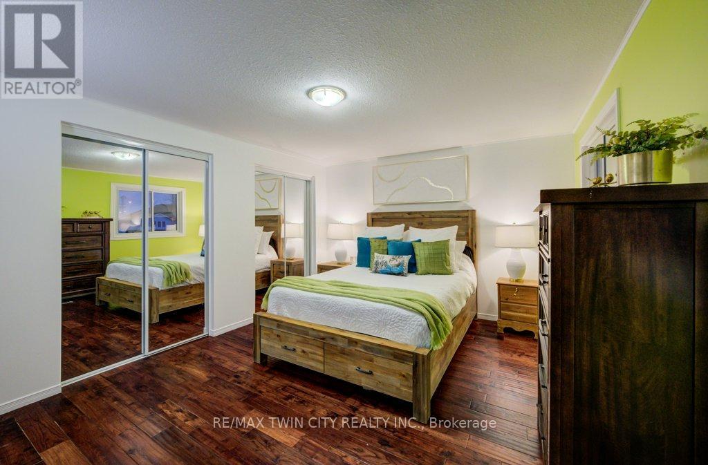 33 Orchid Crescent, Waterloo, Ontario  N2E 3N3 - Photo 13 - X12695270