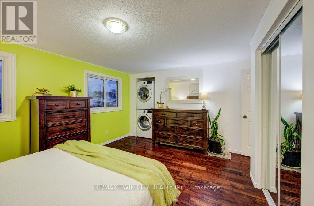 33 Orchid Crescent, Waterloo, Ontario  N2E 3N3 - Photo 14 - X12695270