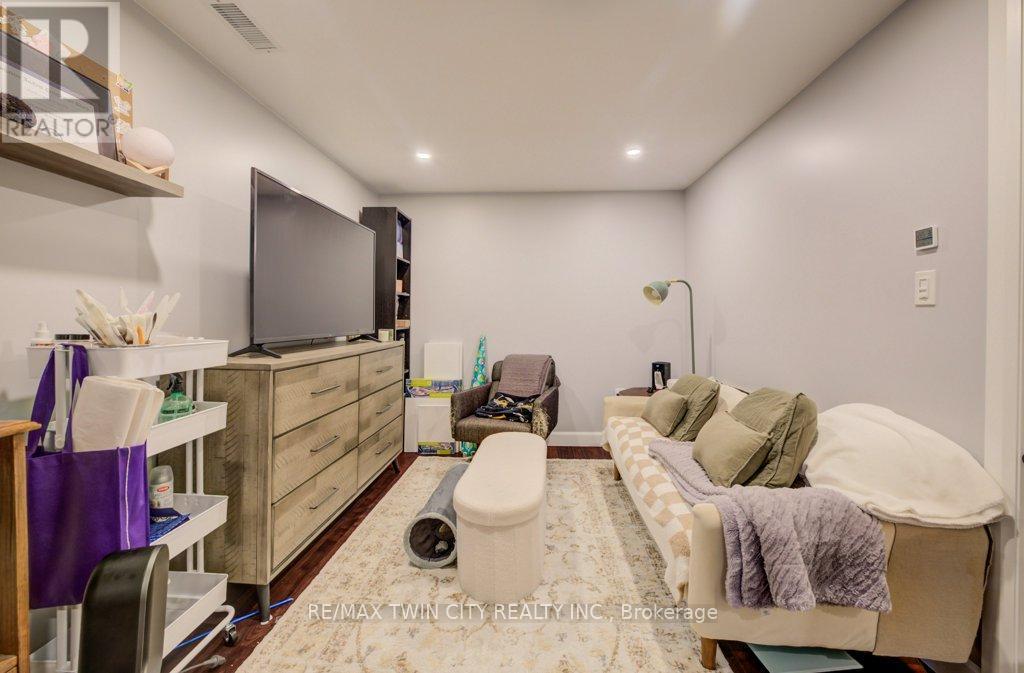 33 Orchid Crescent, Waterloo, Ontario  N2E 3N3 - Photo 20 - X12695270