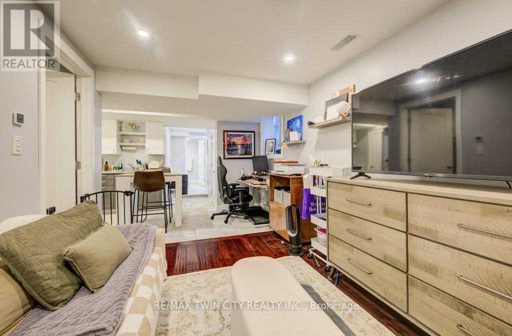 33 Orchid Crescent, Waterloo, Ontario  N2E 3N3 - Photo 21 - X12695270