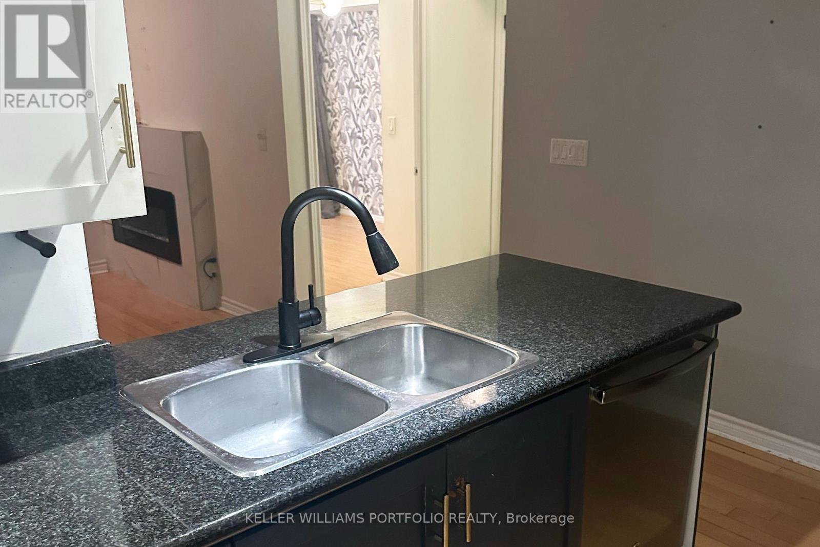 841 - 250 Wellington Street W, Toronto, Ontario  M5V 3P6 - Photo 6 - C12693414