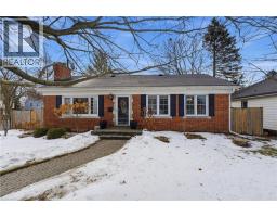 2 HILLIER Crescent, Brantford, Ontario