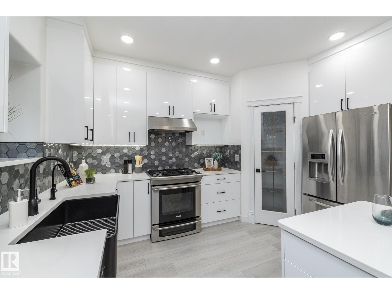 926 Thompson Pl Nw, Edmonton, Alberta  T6R 3K4 - Photo 27 - E4469963