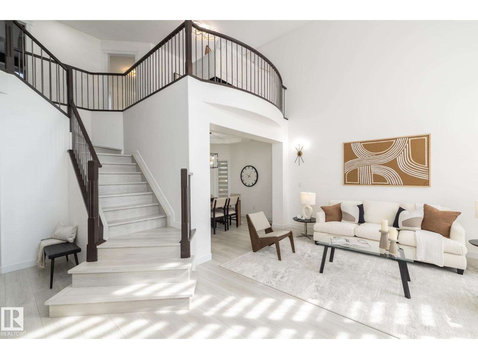 926 Thompson Pl Nw, Edmonton, Alberta  T6R 3K4 - Photo 3 - E4469963