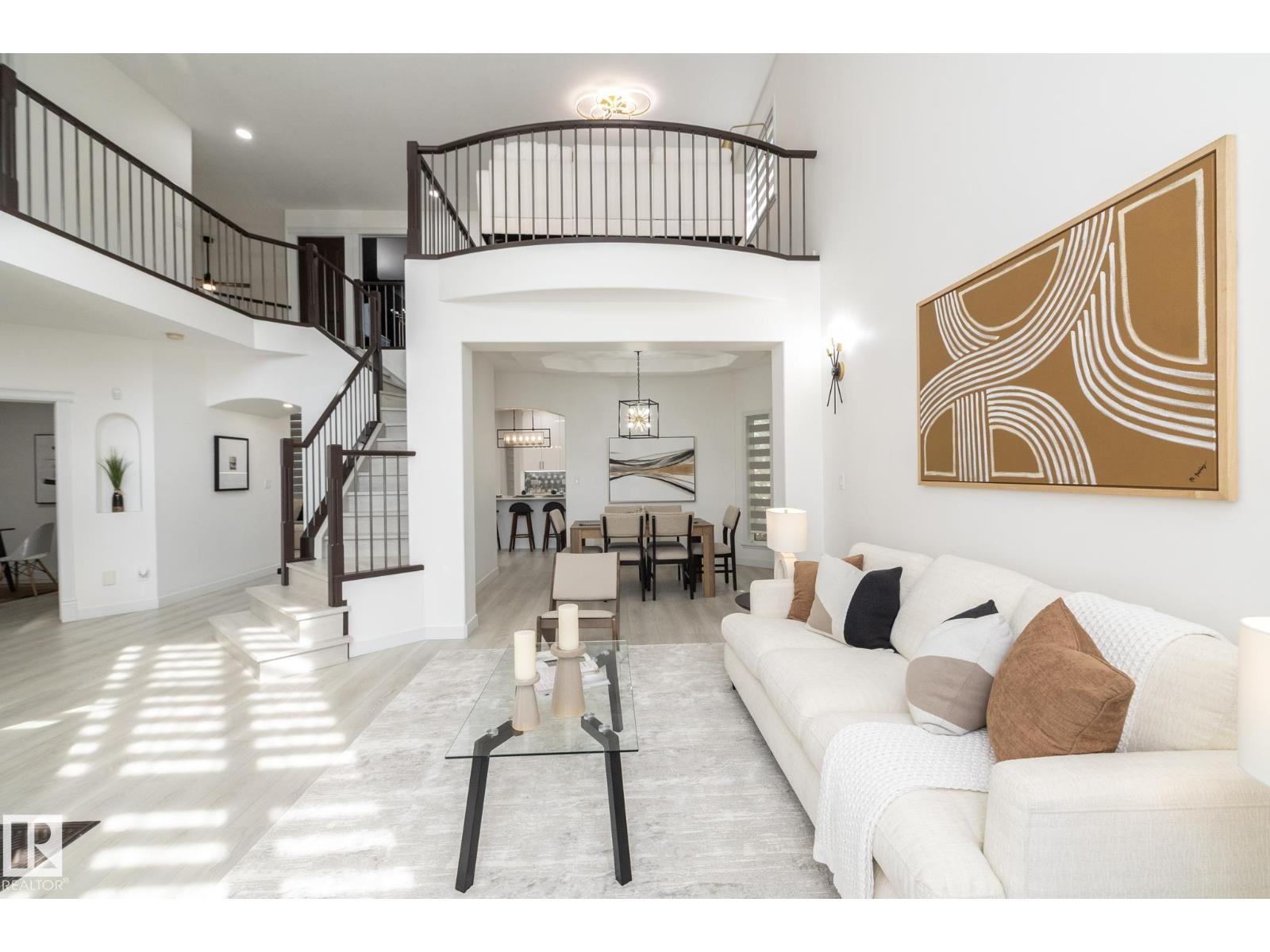 926 Thompson Pl Nw, Edmonton, Alberta  T6R 3K4 - Photo 4 - E4469963