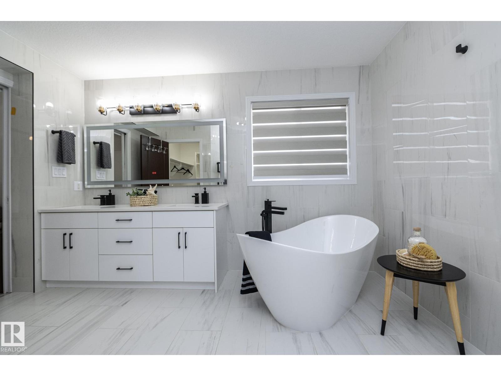 926 Thompson Pl Nw, Edmonton, Alberta  T6R 3K4 - Photo 41 - E4469963