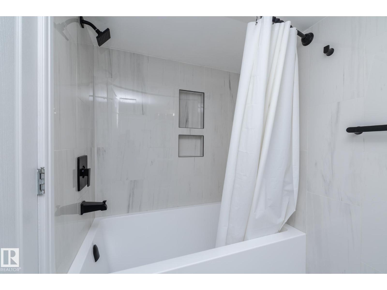 926 Thompson Pl Nw, Edmonton, Alberta  T6R 3K4 - Photo 48 - E4469963