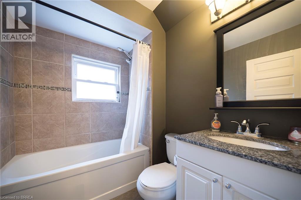 162 Murray Street, Brantford, Ontario  N3S 5R2 - Photo 11 - 40796703