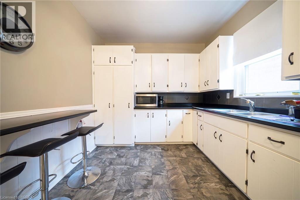 162 Murray Street, Brantford, Ontario  N3S 5R2 - Photo 3 - 40796703