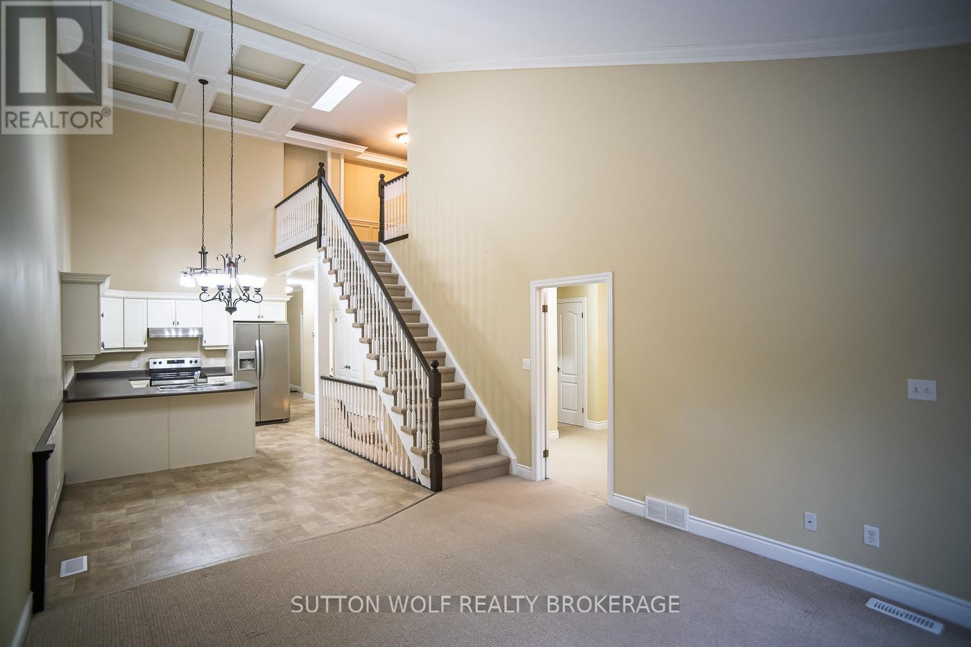 7 - 384 Head Street N, Strathroy-Caradoc, Ontario  N7G 2J9 - Photo 8 - X12695062