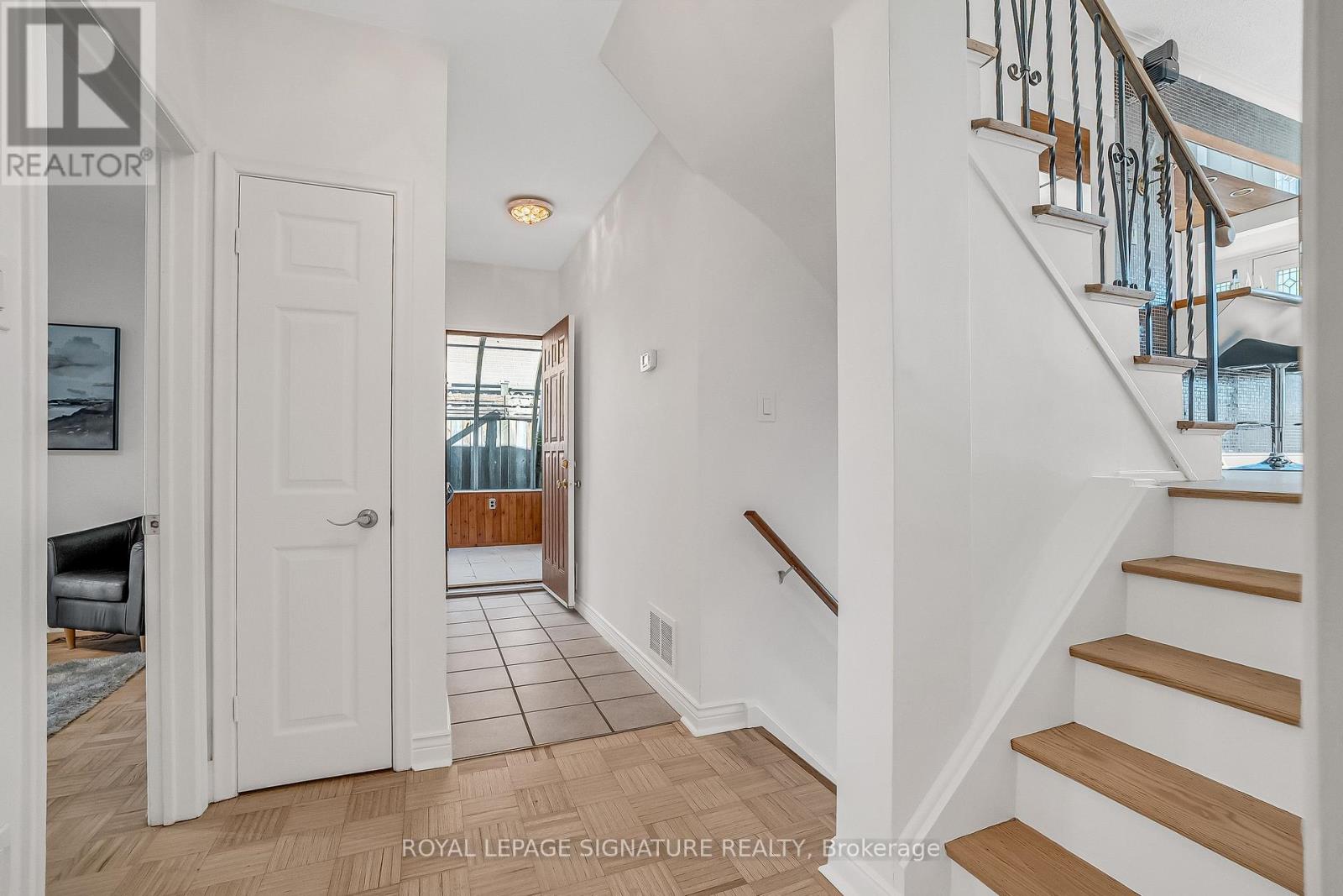 12 Slidell Crescent, Toronto, Ontario  M3A 2C4 - Photo 19 - C12695322